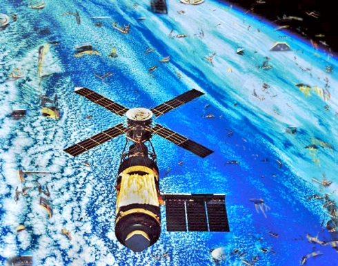 Photo illustration of space debris by: David Johanson Vasquez, using a NASA photo of Skylab.
